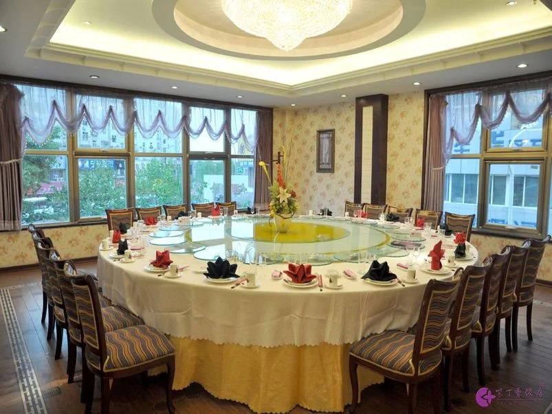 Holiday Inn Express Qingdao Shibei by IHG