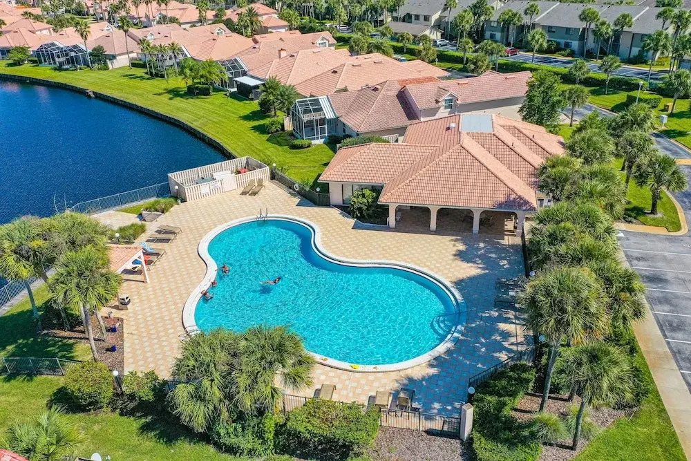 Charming Home With Pool, Patio, Tennis, Central AC, & Washer/dryer