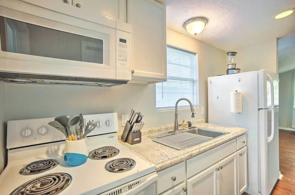 Cozy Montgomery Home: Walk to Lake Conroe!