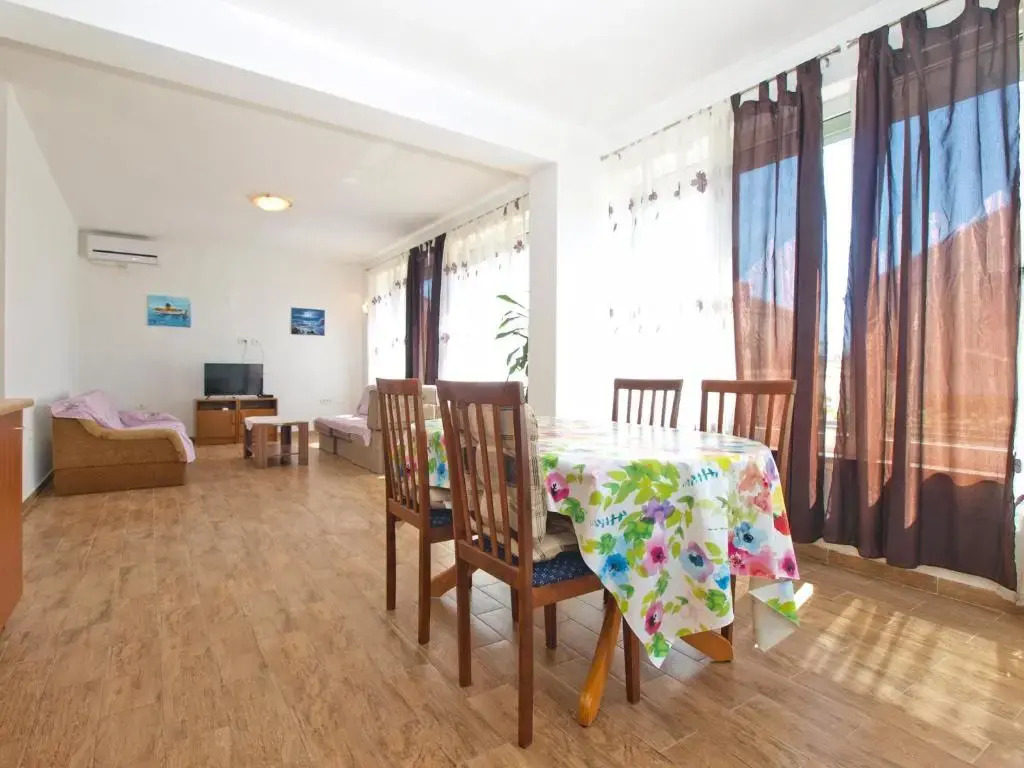 Apartments Edin 1359