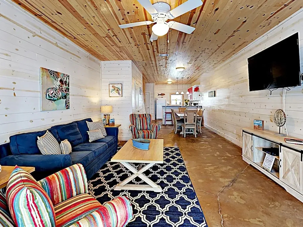 #403 The Commons 3 Bedrooms 2.5 Bathrooms Townhouse