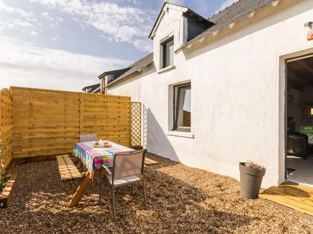Maison bretonne rénovée près de la mer avec jardin, terrasse et équipements modernes - FR-1-306-1197