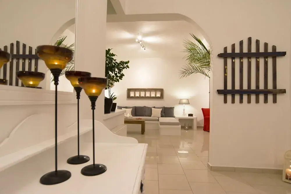 Morfes Luxury Suites by Caldera Houses