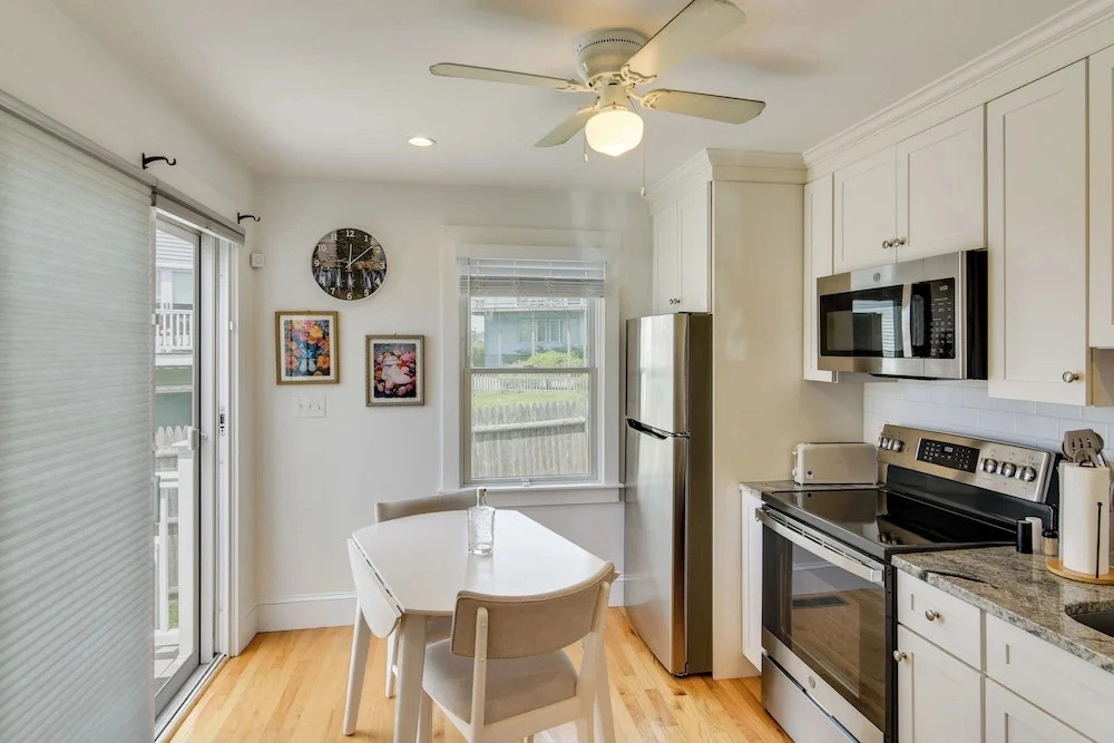 Walkable + Convenient! 1st-floor Apt in Middletown