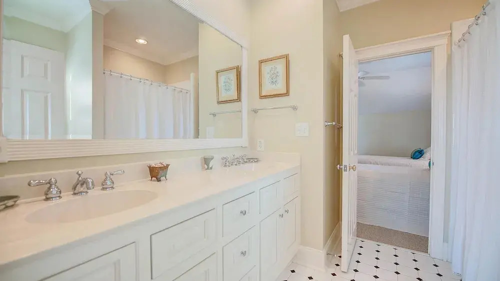 162 Marsh 5 Br home by RedAwning
