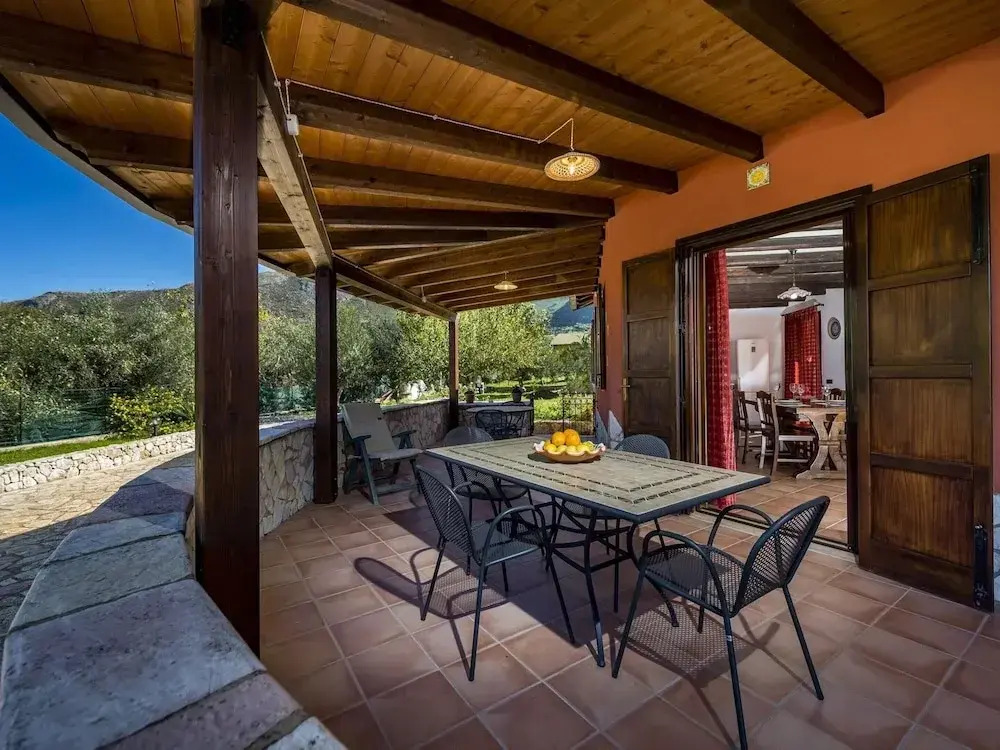 Rustic Villa With Pool, Sicily