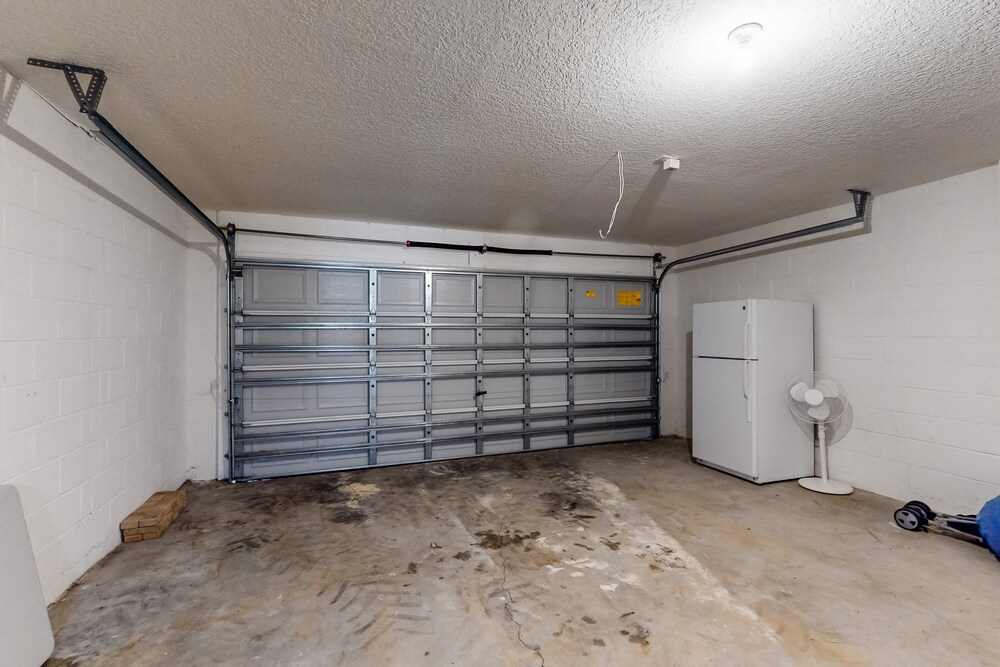 Lovely Home With a Private Pool, Grill, Washer/dryer, & AC - Snowbird Friendly