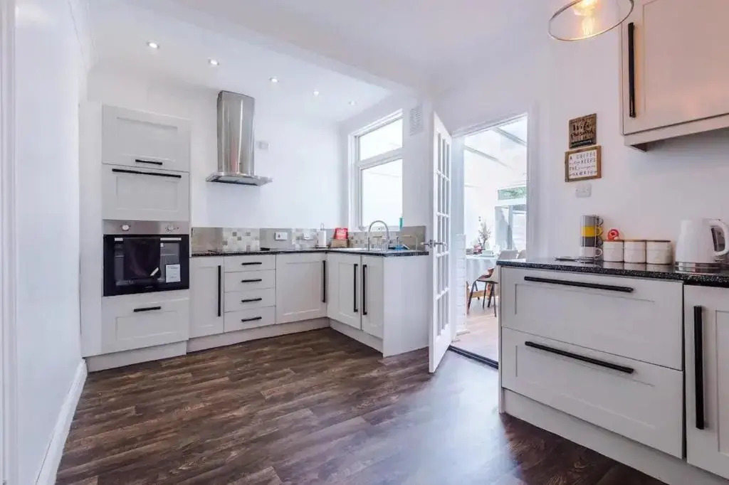 Elegant 2BD Family Retreat Blackpool Town!