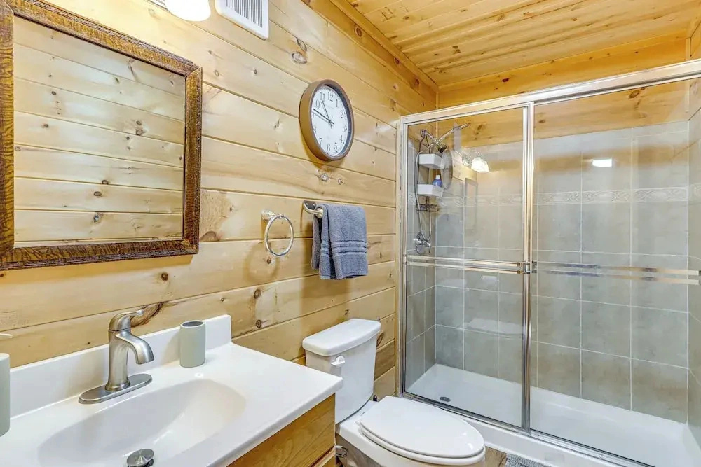 Deck, Panoramic Views: Serene Mineral Bluff Cabin