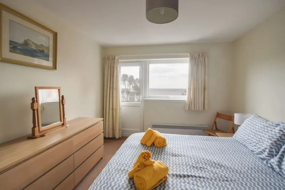 3 Bay View Court
