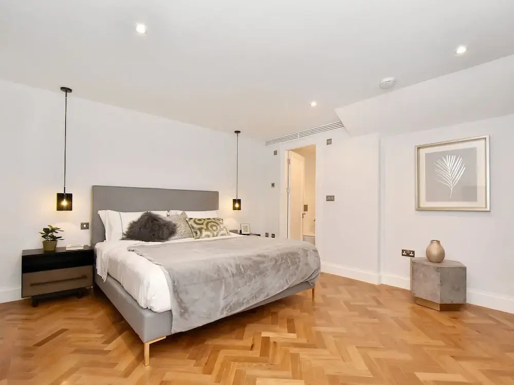Graceful Apartment in London