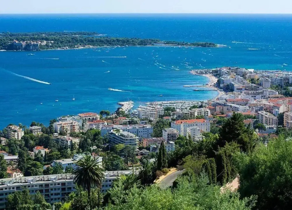 Terrace Apartment in Cannes