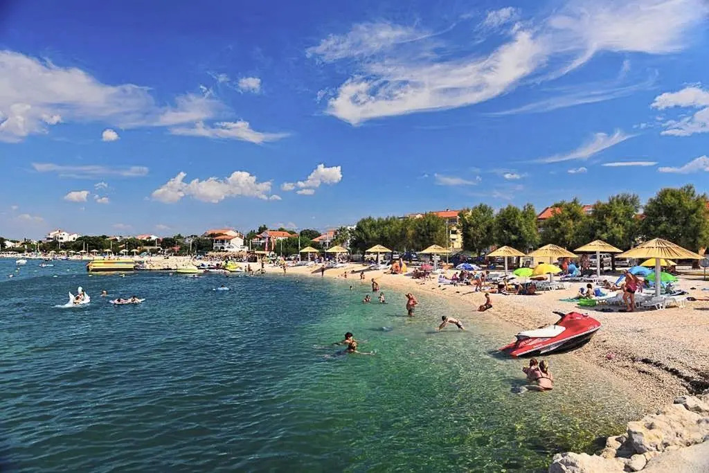 Apartments with parking space Vrsi - Mulo, Zadar - 18849