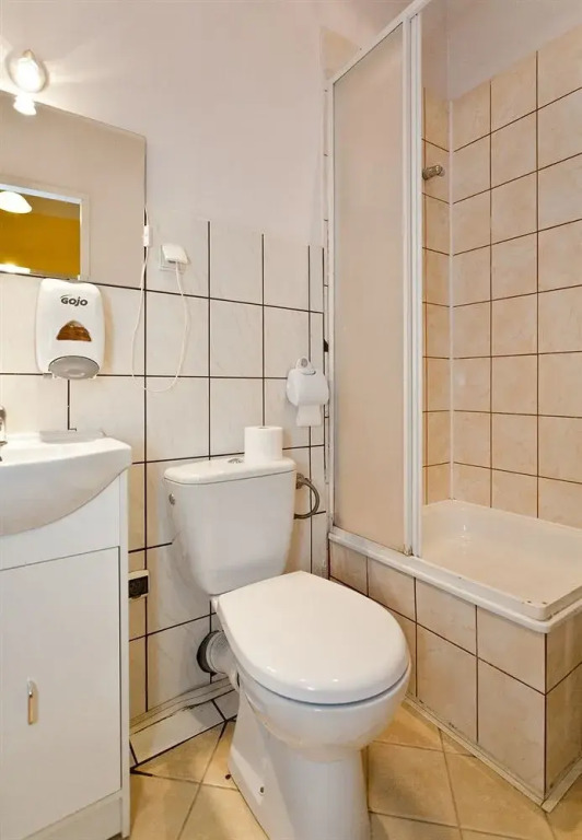 Enigma Hostel  Apartments
