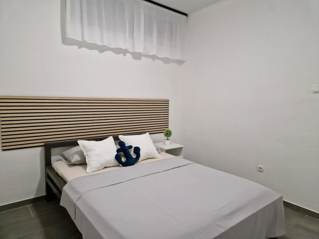 Apartmani Biba, Vir