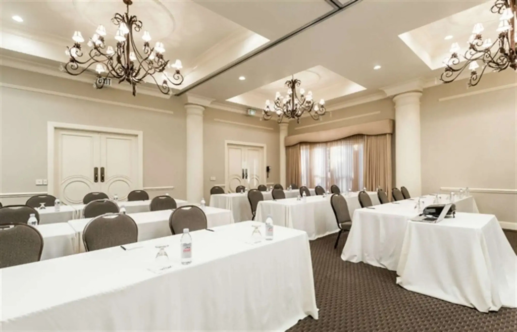 Montecito Inn