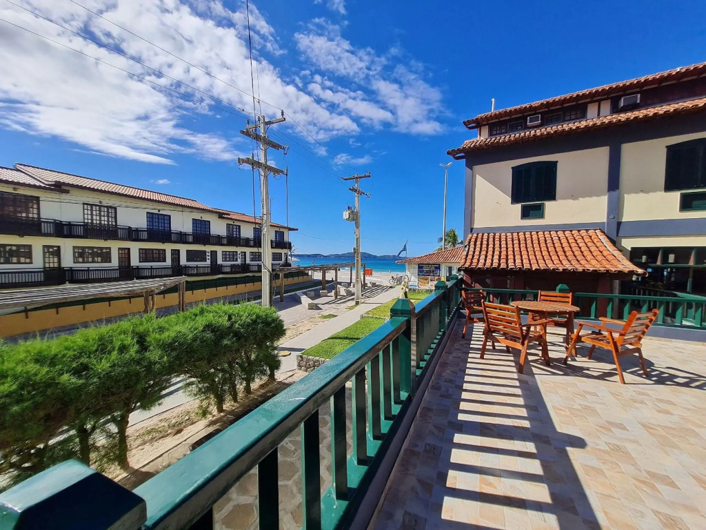 Paraíso em Cabo Frio - Duplex Beira Mar com Piscina, Em frente a Praia do Peró - Cabo Frio, com AR, SmartTv, Wi-fi, Roupa de Cama e banho, Portaria 24 horas, Estacionamento, Completo
