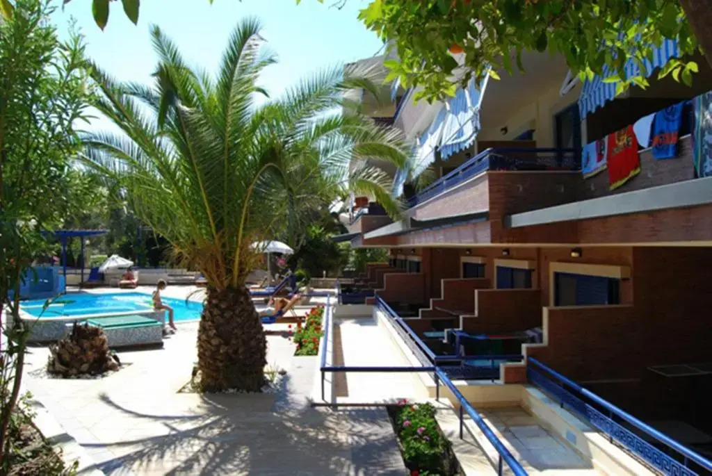 Philoxenia Village Hotel-Studios