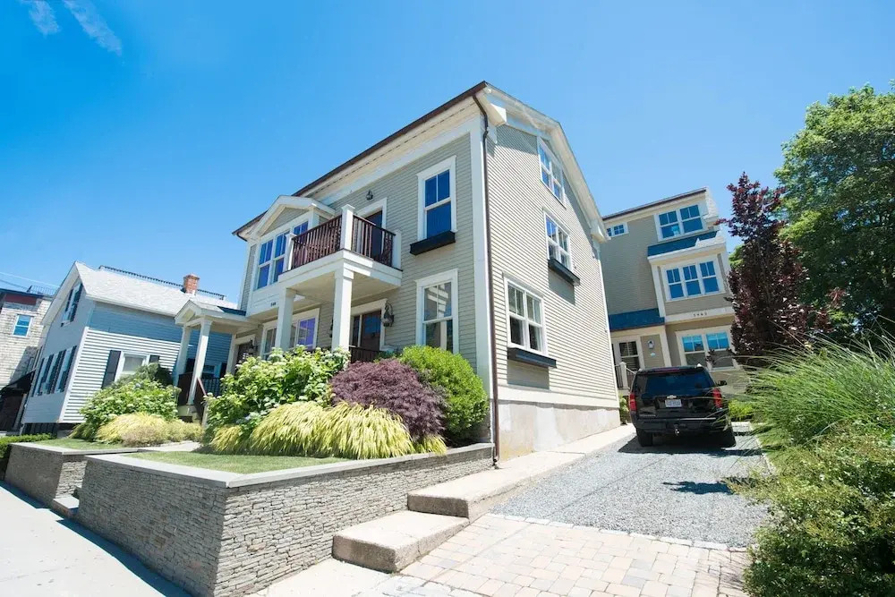 The Newport Lofts - 543 Thames Street