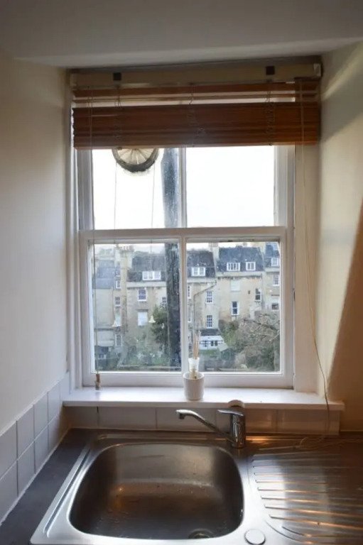 Central Cosy Flat In Great Location