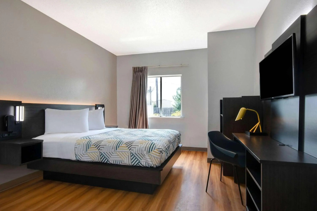 Motel 6-San Antonio, TX - South