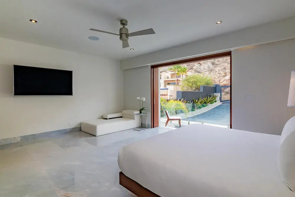 Spectacular Modern Luxury and Exceptional Amenities at Mantea Casa Cabo in Pedregal