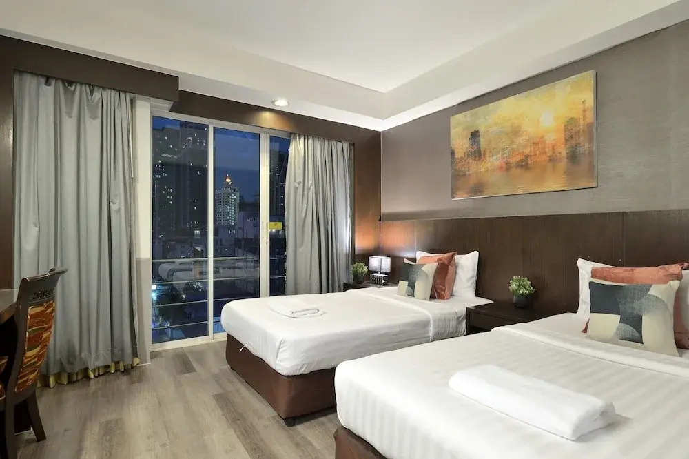 Tori crown hotel