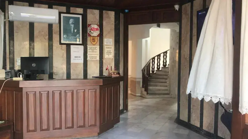 Meşe Hotel