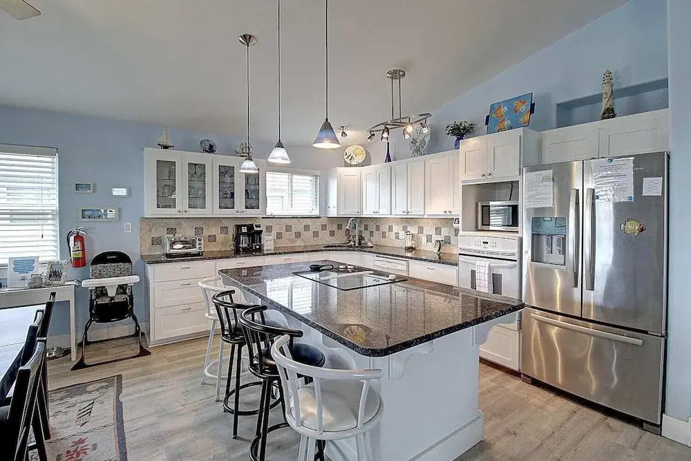 Spacious & Pet Friendly + Game Room Sleeps 10