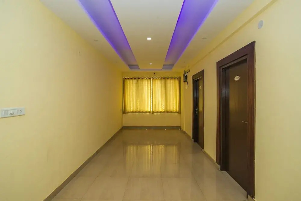 OYO 23627 Grand Residency