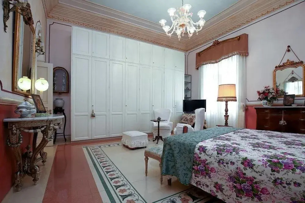B&B Flora House