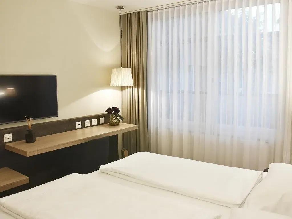 Hotel one66