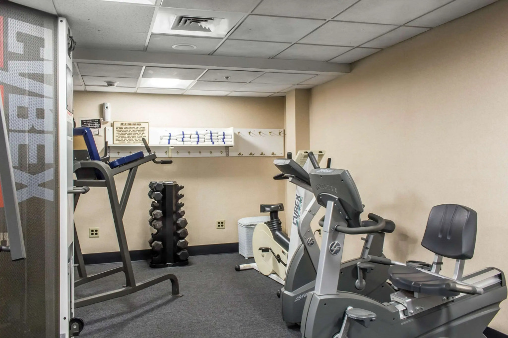 Clarion Hotel & Conference Center Ronkonkoma MacArthur Airport