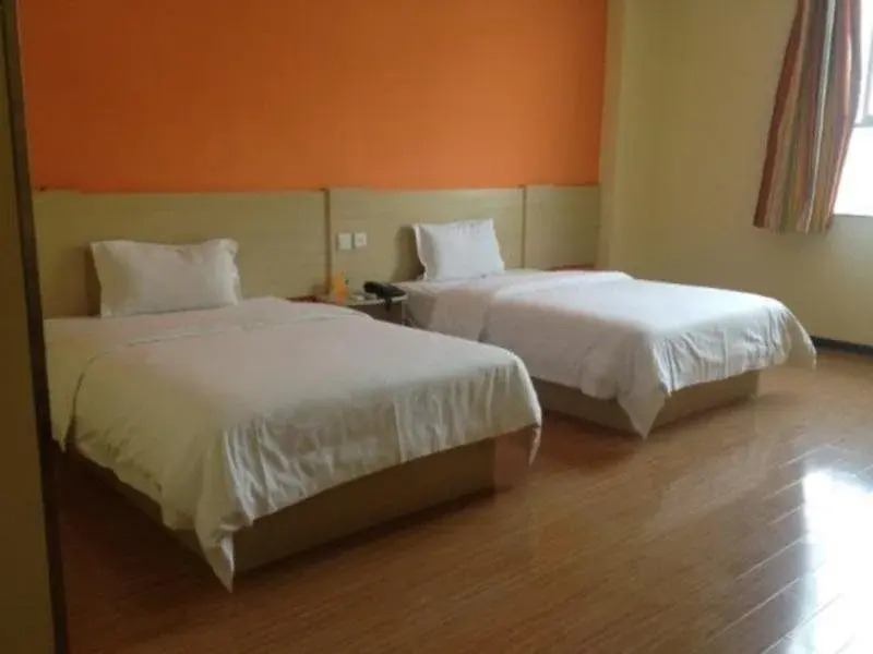 7Days Premium Xingyi Pingdong Avenue Branch