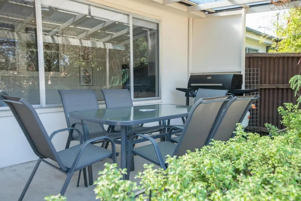 Sweet Caroline Sunny & Spacious Sleeps 6