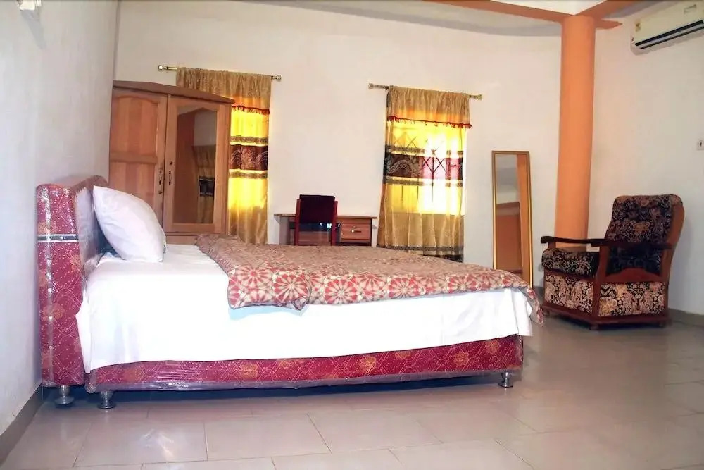 Bineys Hotel