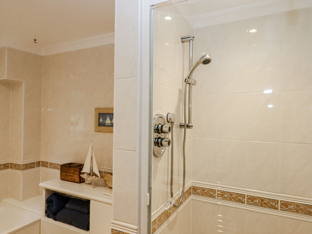 8 Thurlestone Rock