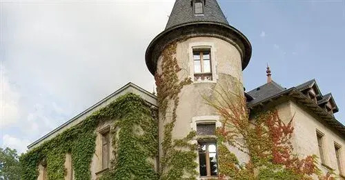 Château De La Tour Du Puits