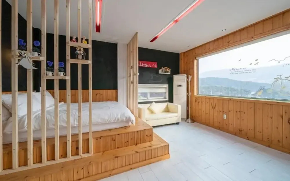 Hoengseong Fedora Pension