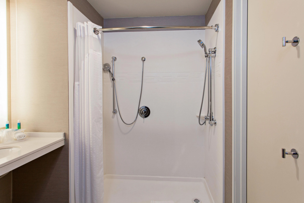 Holiday Inn Express & Suites Anaheim Resort Area by IHG