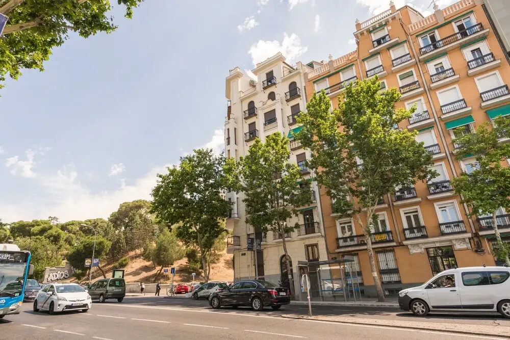 4pax. With 2 Bds. & 2 Bathrooms Next to Atocha Train Station