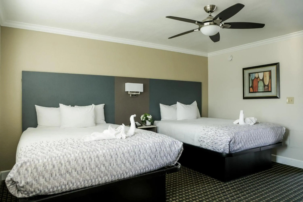 Sea Breeze Inn - San Simeon