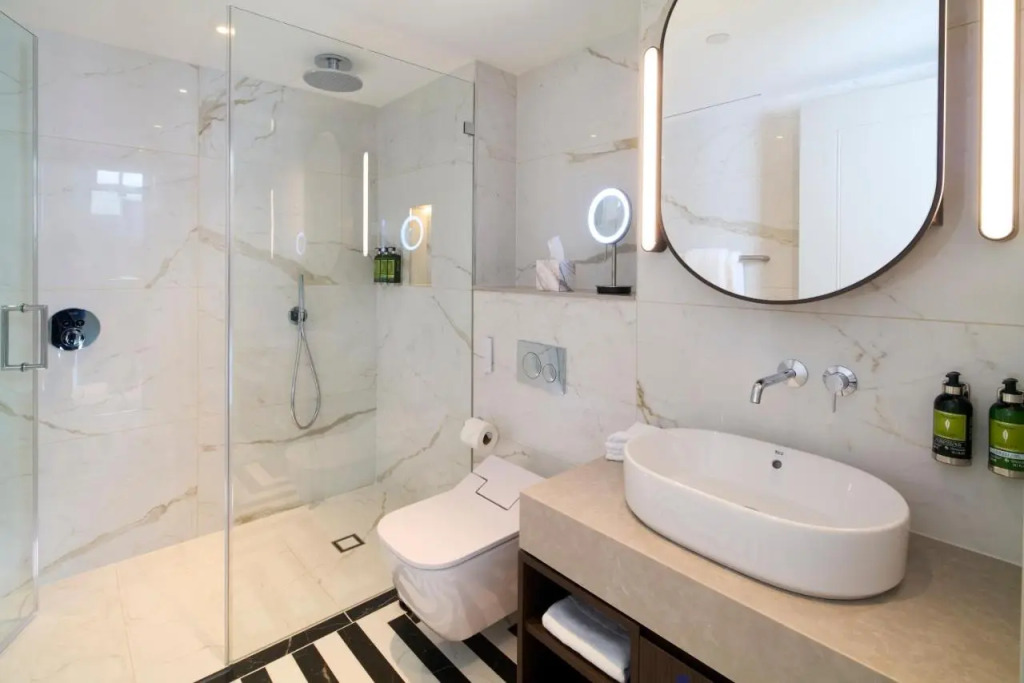Cheval Phoenix House at Sloane Square