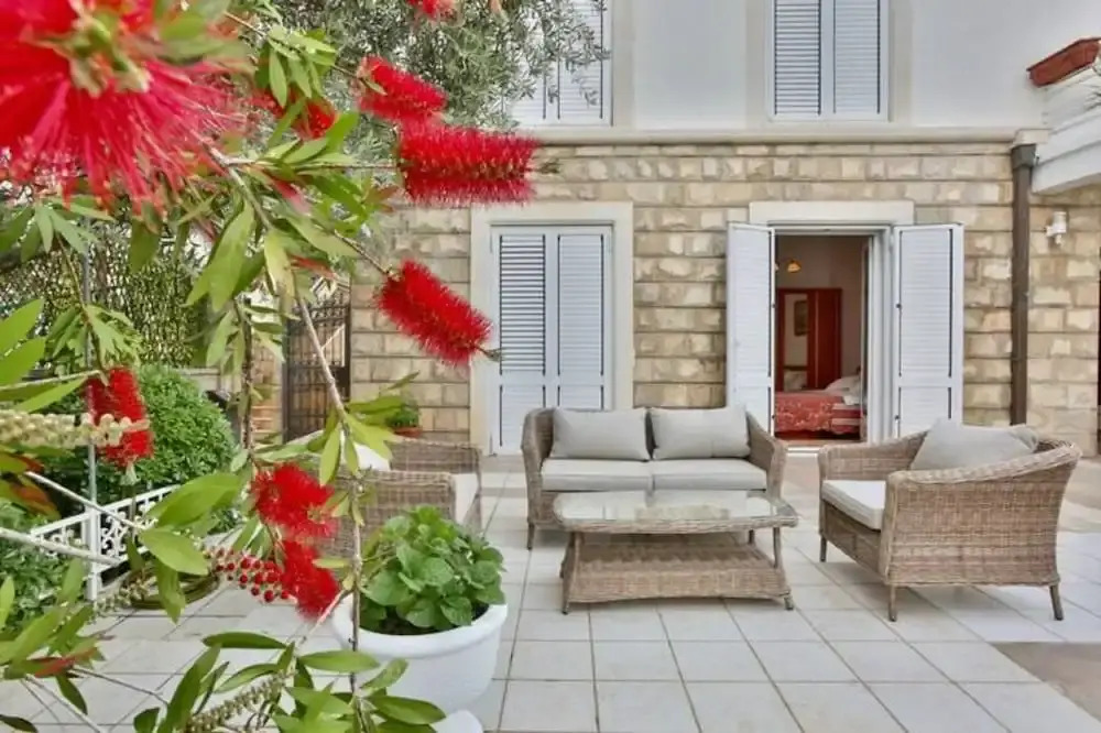 Royal Holiday Apartments Sveti Stefan