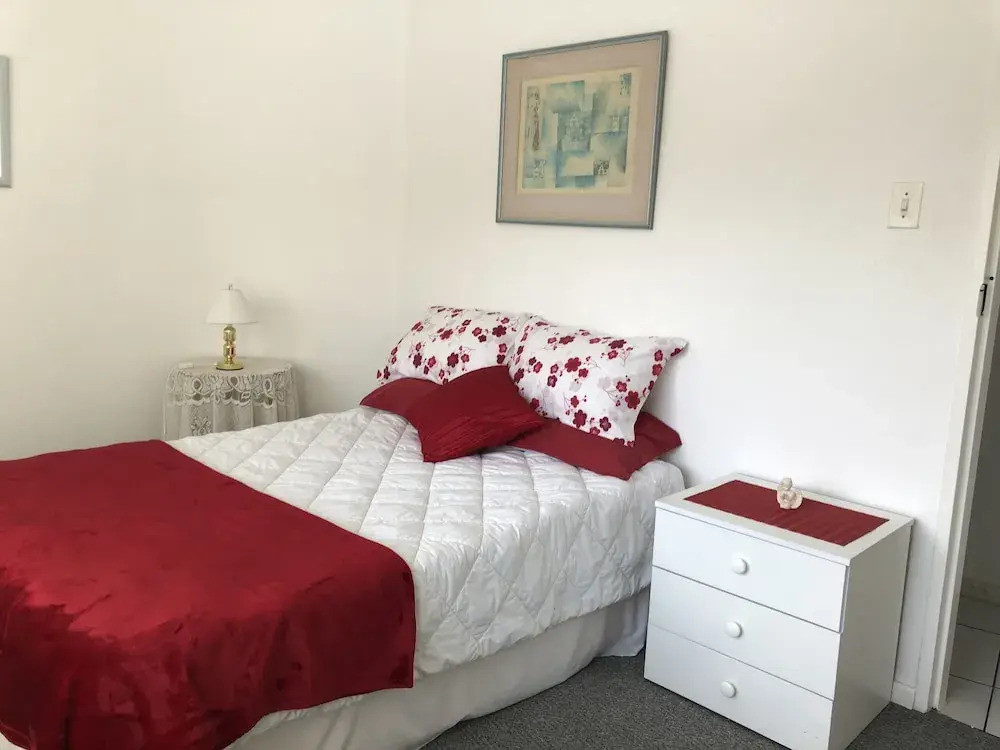 2 Bedroom Apartment in Higgovale