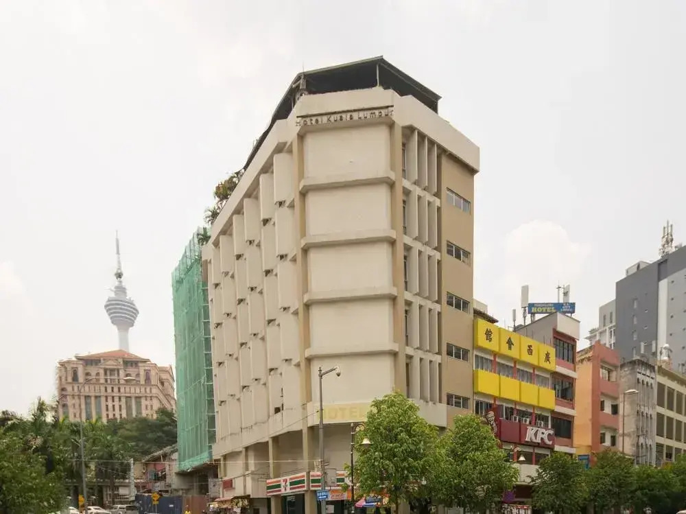 OYO 139 The Marque Hotel