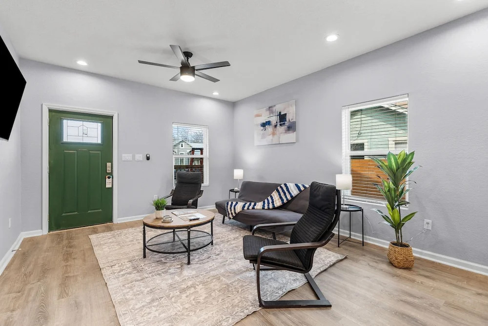 Charming Walkable 4 Br/2.5 BA Near Dtown Riverwalk