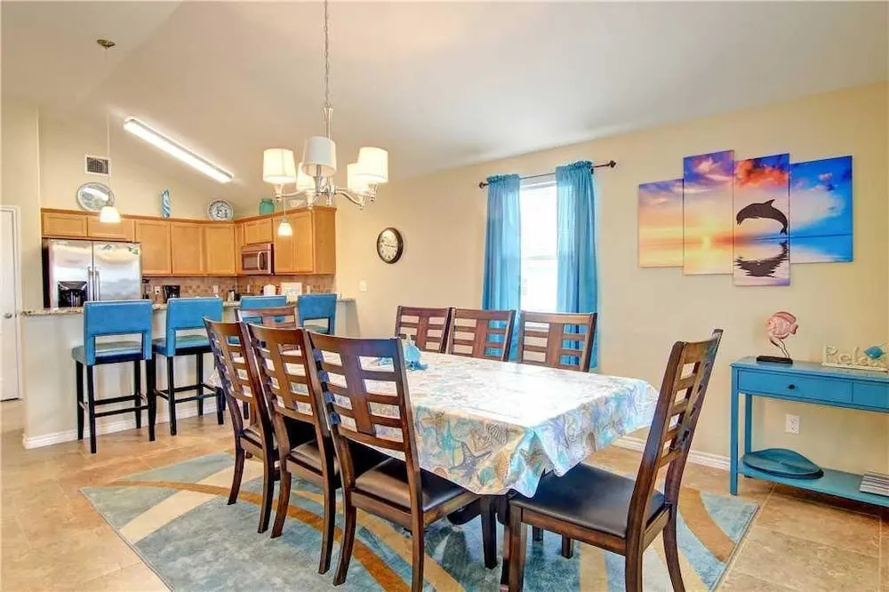 Dolphin House 3 Bedrooms 3 Bathrooms Home