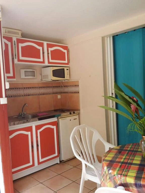Studio a Sainte Anne a 500 m de la plage avec piscine privee jardin clos et wifi