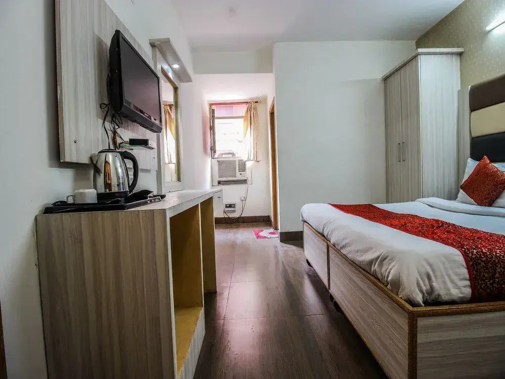 OYO 24801 Hotel Star Palace